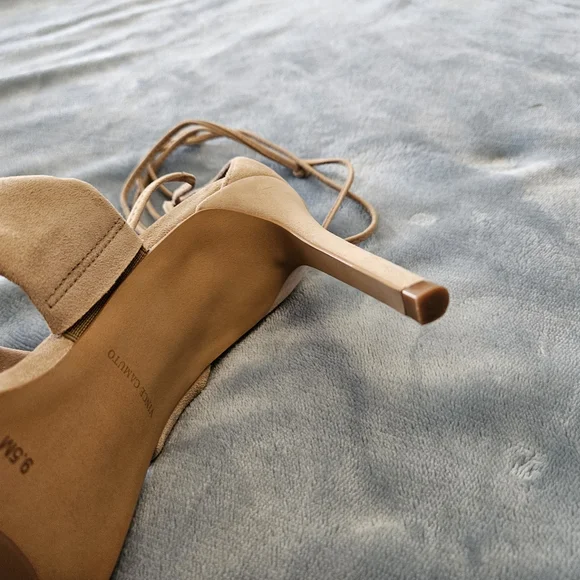 Vince Camuto Andrequa Sandal - Picture 13 of 13